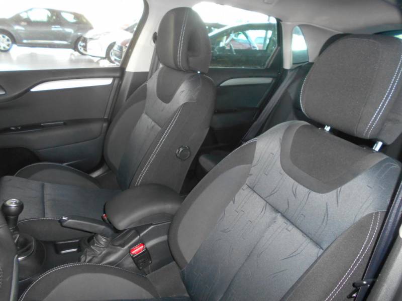 interieur Citroën c4 hdi 90 showroom Montpellier