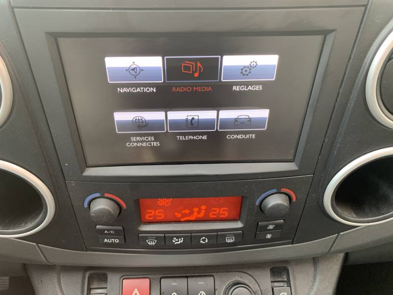 Navigation, climatisation auto etc ... Berlingo bien équipé gimel automobiles Montpellier